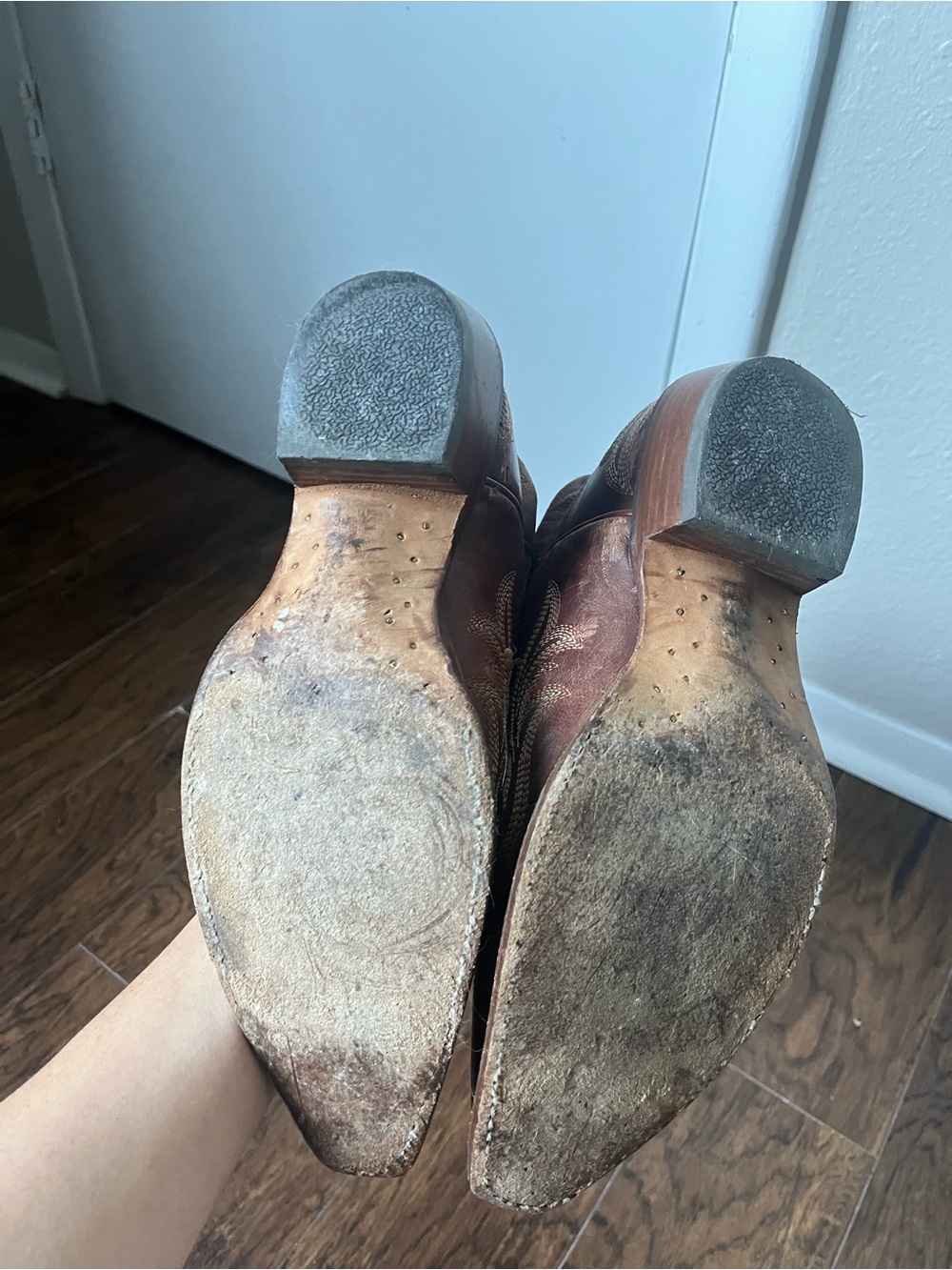 Ariat Brown Leather Boot Interior with Branded Insole - Picture 4 of 6